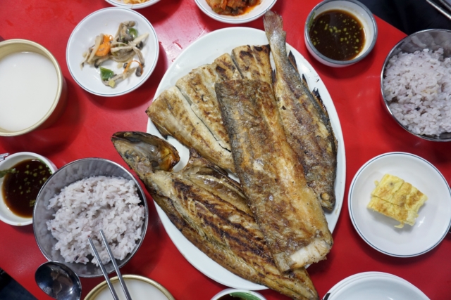 Grilled fish meal